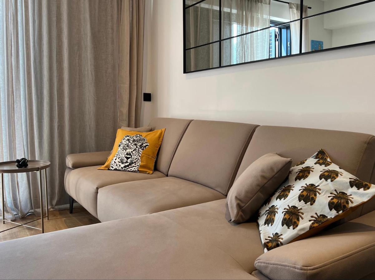 Dawn & Dusk - Modern Two Bedroom Apartment With Mountain Views ชีลิปิ ภายนอก รูปภาพ