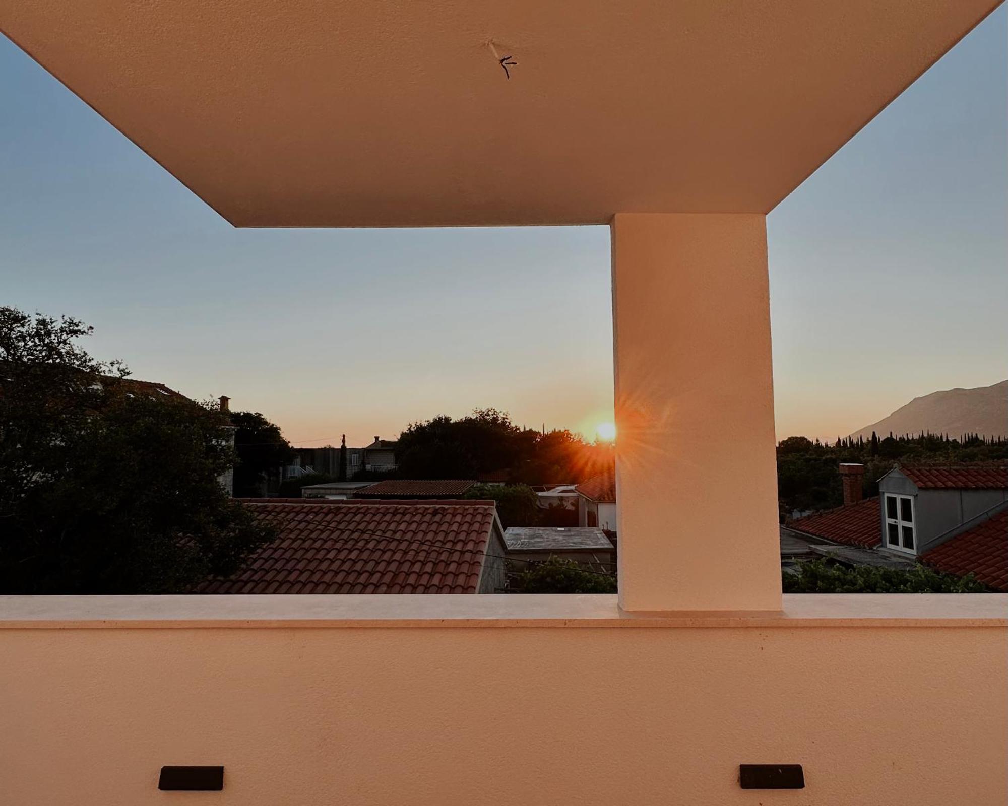 Dawn & Dusk - Modern Two Bedroom Apartment With Mountain Views ชีลิปิ ภายนอก รูปภาพ